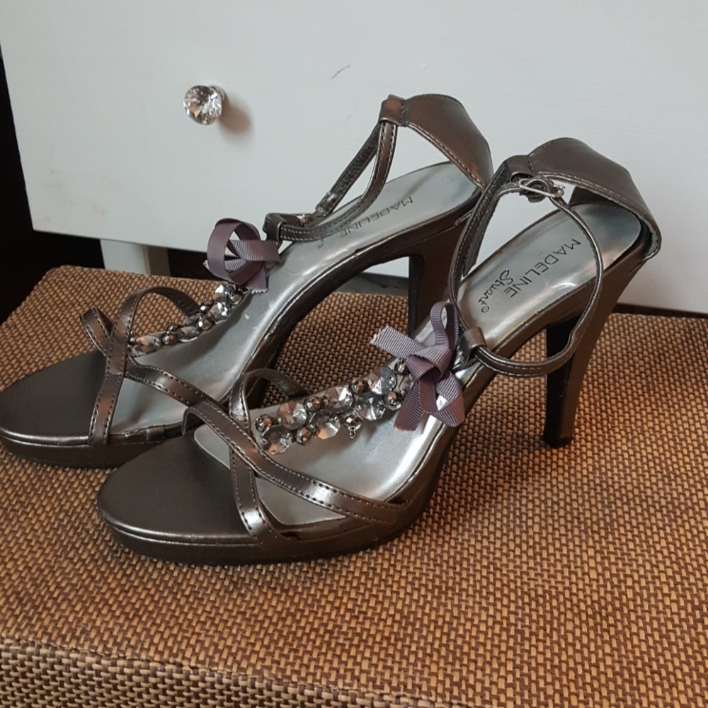 High Heels - Picture 2 of 4